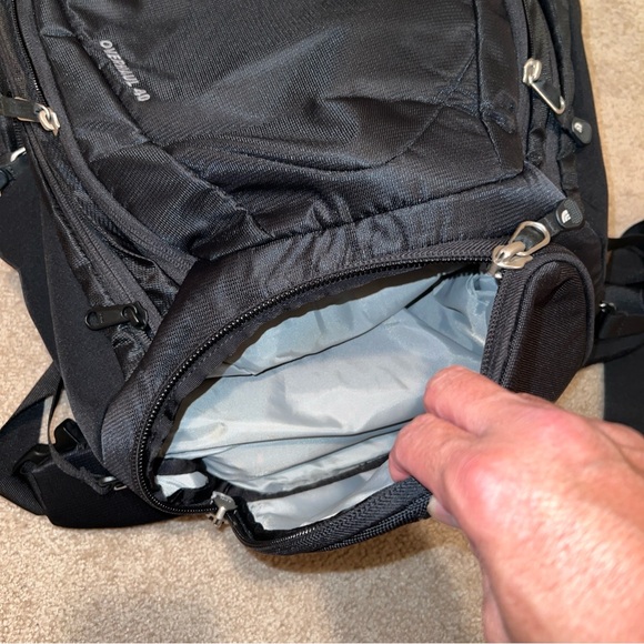The North Face Backpack Overhaul 40 - Picture 3 of 15